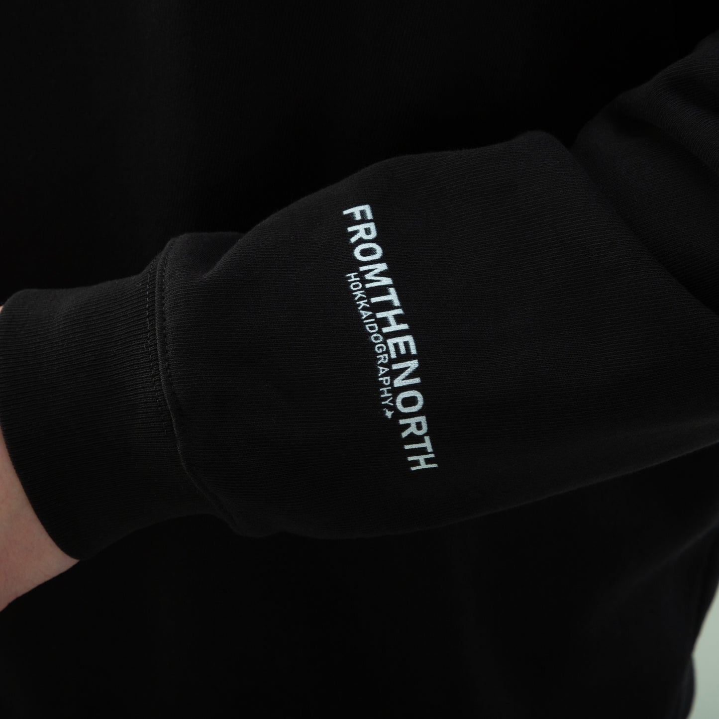 北海道 HOKKAIDO ホッカイドウ ホッカイドウグラフィー HOKKAIDOGRAPHY アパレルUnisex FROM THE NORTH HP Sweat Crew