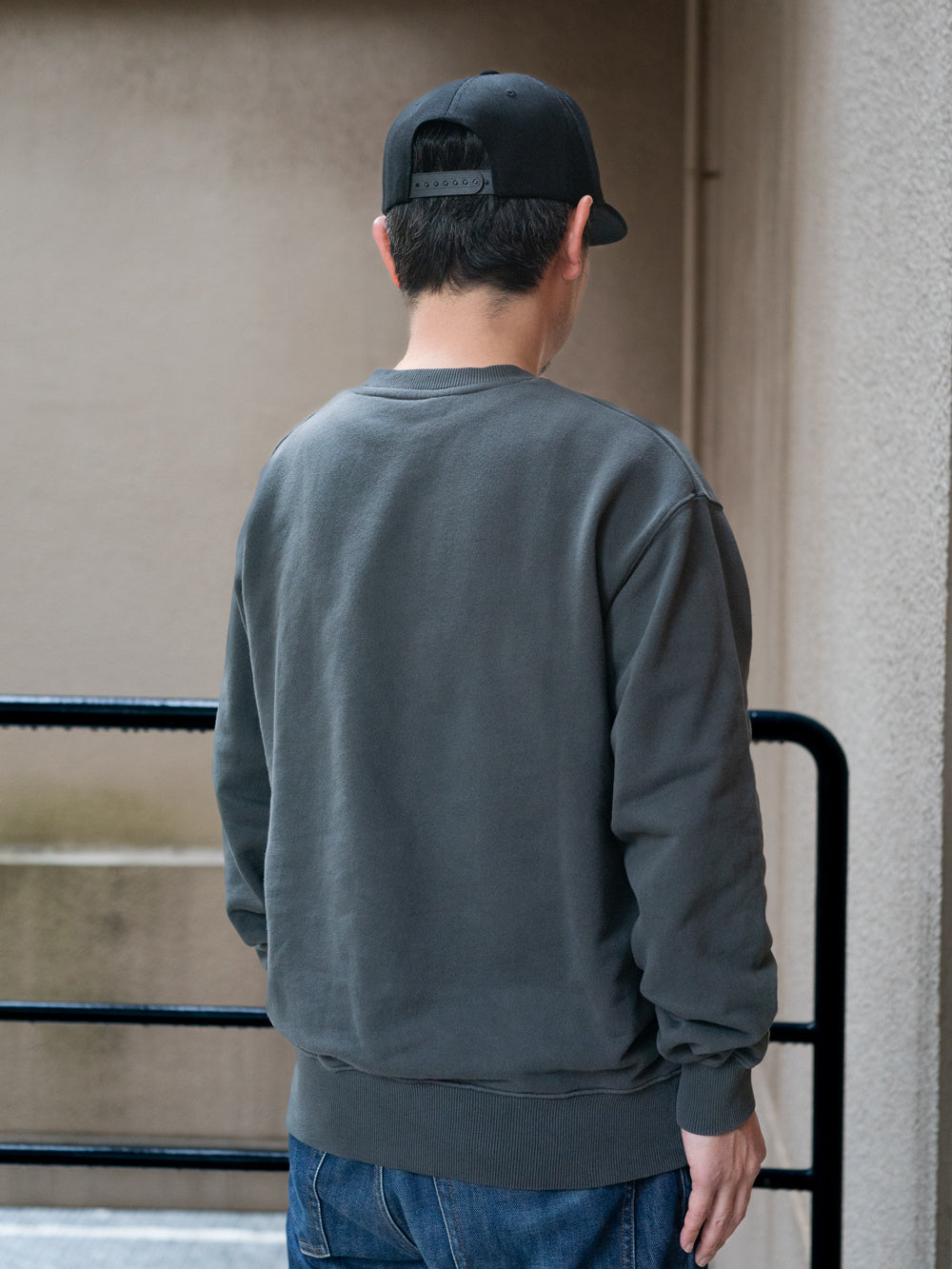 HKDGRP "LEATHER EMBLEM" CREW SWEAT