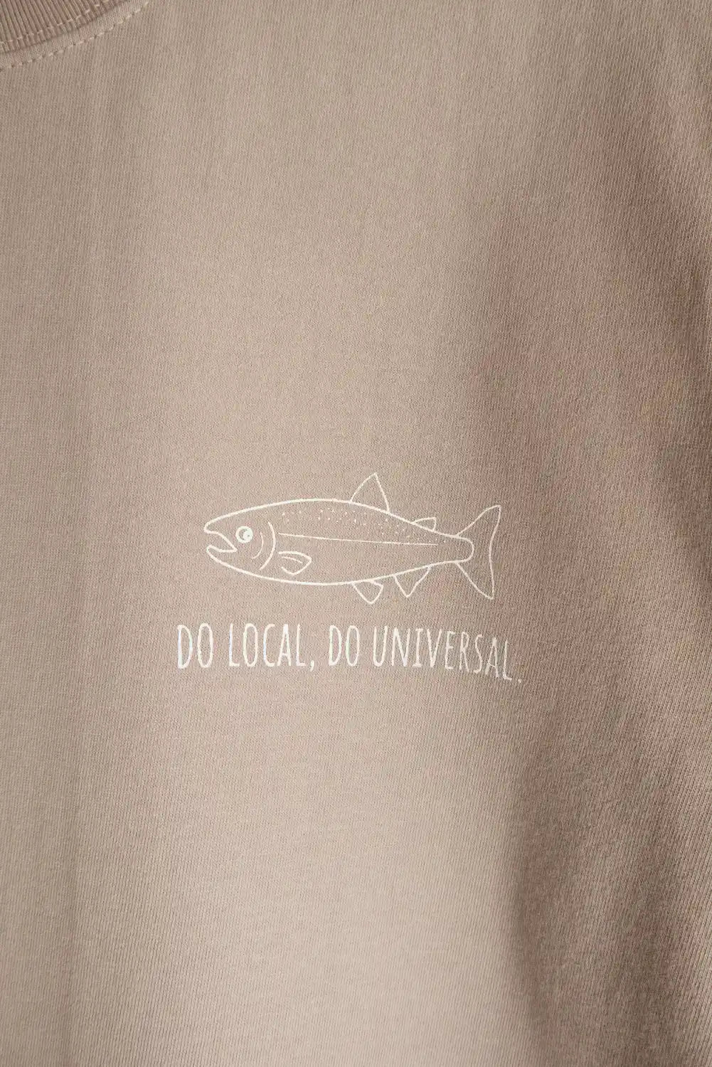 "DO LOCAL DO UNIVERSAL" TEE