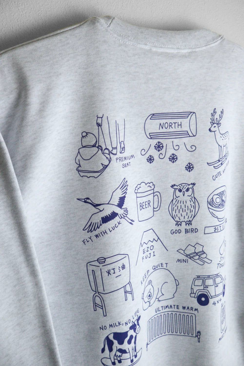 "WINTER CLUB" CREW SWEAT