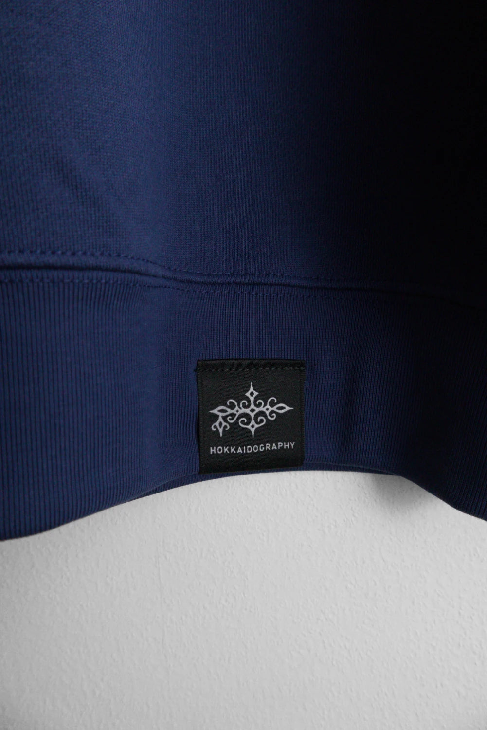 "WINTER CLUB" CREW SWEAT