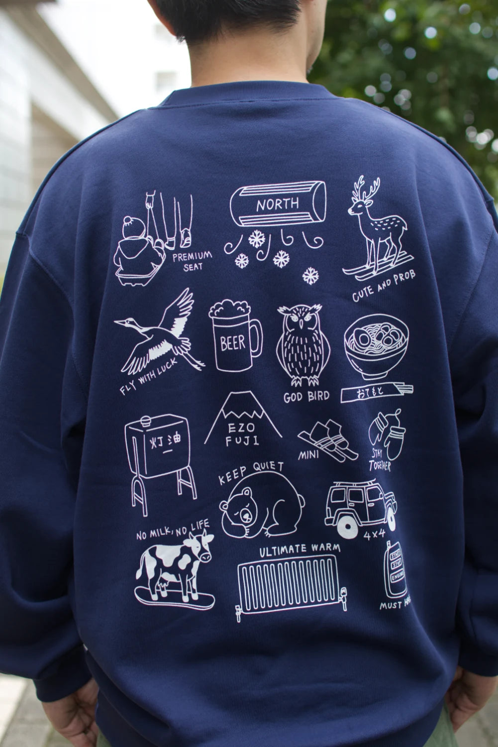 "WINTER CLUB" CREW SWEAT